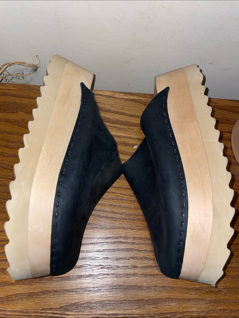 Bryr Black Platform Clogs with Cream Sole - Picture 8 of 9